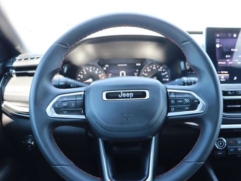 Used 2025 Jeep Compass Trailhawk AWD/4WD image 23