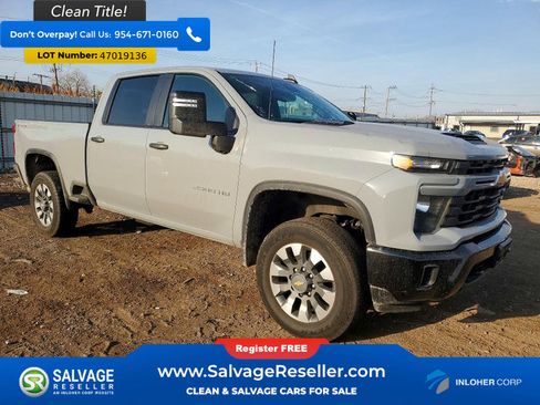 Used 2024 Chevrolet Silverado 2500 Custom w/ Custom Value Package AWD/4WD image 5