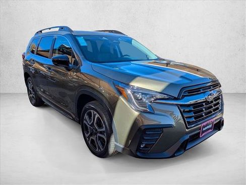 New 2025 Subaru Ascent Limited image 3