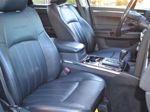 Used 2008 Chrysler 300 C image 33