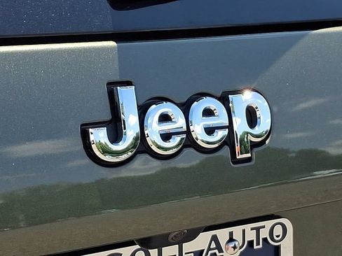 Used 2019 Jeep Cherokee Limited AWD/4WD image 32