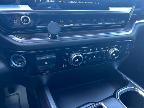 Used 2024 GMC Sierra 1500 SLT w/ SLT Premium Plus Package image 29