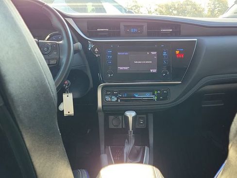 Used 2019 Toyota Corolla SE FWD image 15