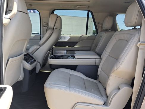 Used 2019 Lincoln Navigator L Reserve AWD/4WD image 23