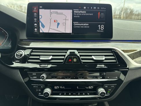 Used 2022 BMW 530i w/ M Sport Package image 12