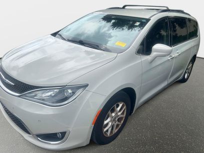 Used 2020 Chrysler Pacifica Touring w/ Advanced Safetytec Group