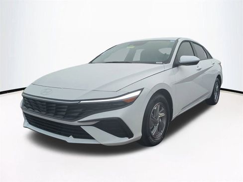 New 2026 Hyundai Elantra SE FWD image 9