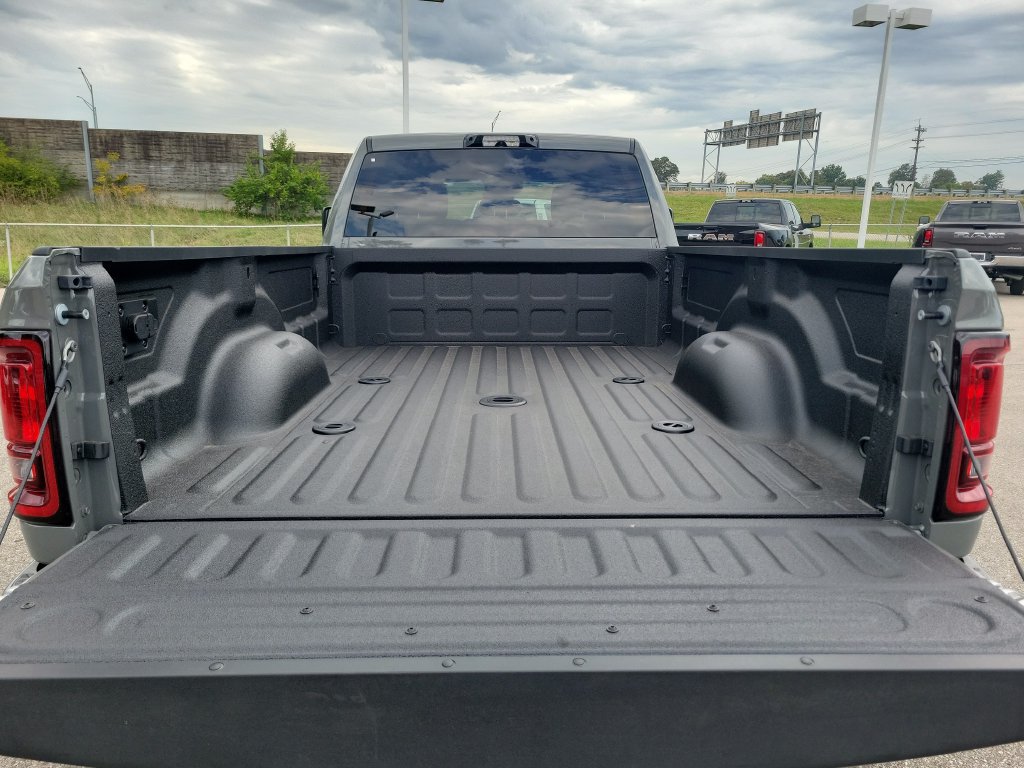 New 2027 RAM 3500 Big Horn AWD/4WD image 7
