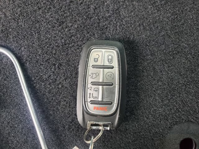 Used 2024 Chrysler Pacifica Touring-L FWD image 34