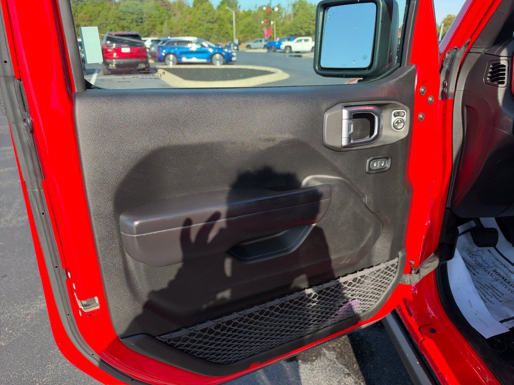 Used 2020 Jeep Gladiator Rubicon w/ Cold Weather Group AWD/4WD image 13