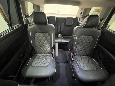 Certified 2025 Volkswagen Atlas SEL Premium R-Line image 27