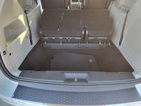 Used 2020 Dodge Grand Caravan SXT FWD image 17