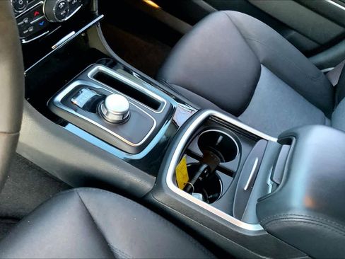 Used 2023 Chrysler 300 Touring w/ Sport Appearance Package image 16