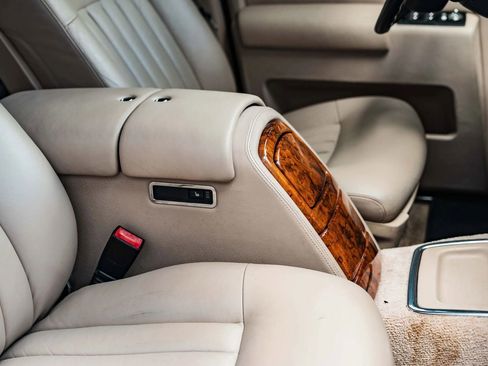 Used 2004 Rolls-Royce Phantom Sedan RWD image 40