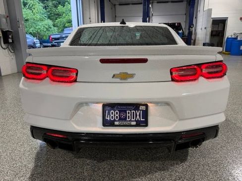 Used 2022 Chevrolet Camaro LT RWD image 4