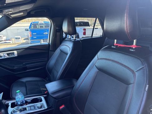 Used 2023 Ford Explorer ST-Line image 11