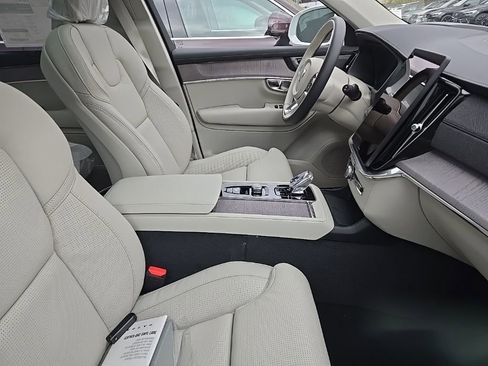 New 2026 Volvo XC90 B6 Ultra w/ Protection Package image 6