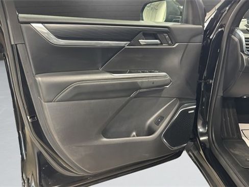 Used 2025 GMC Acadia Elevation image 23