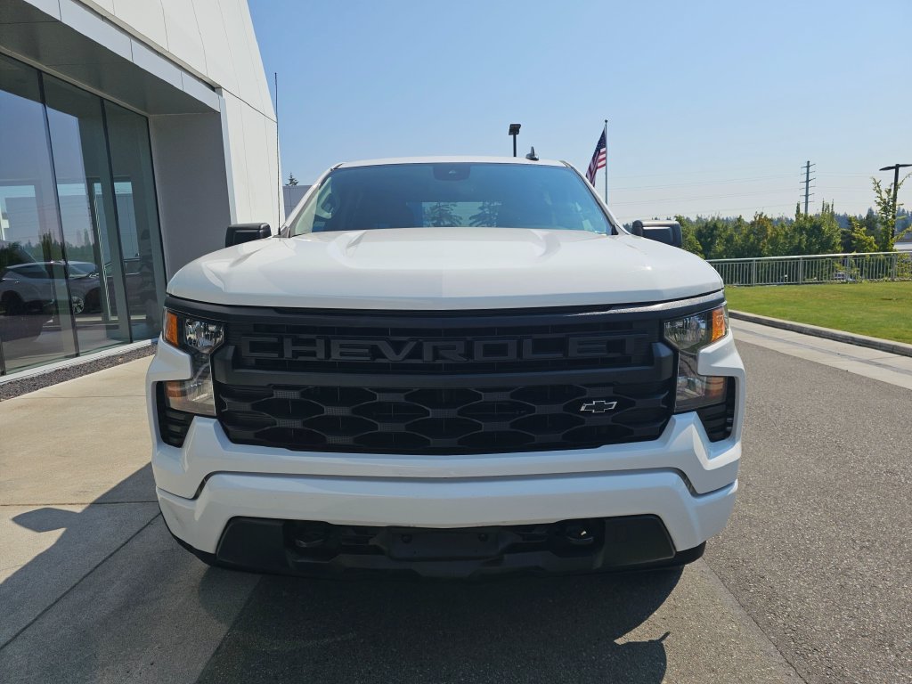 Used 2023 Chevrolet Silverado 1500 Custom AWD/4WD image 2