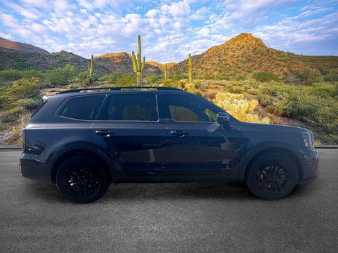 Used 2025 Kia Telluride EX X-Line AWD/4WD image 3