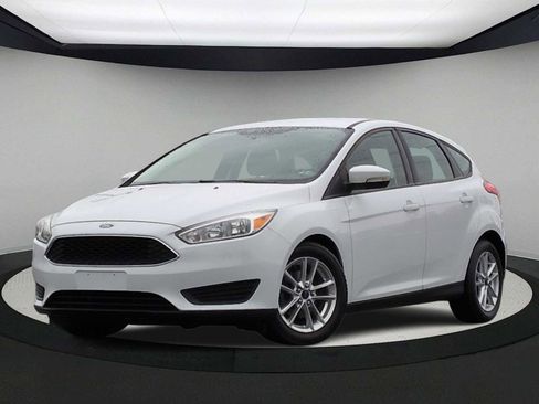 Used 2015 Ford Focus SE image 1
