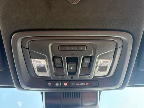Used 2024 GMC Sierra 3500 Denali Ultimate AWD/4WD image 27