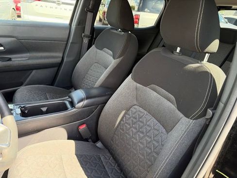 Used 2025 Nissan Kicks SV w/ Interior Electronics Package AWD/4WD image 25