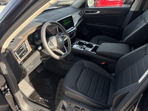 New 2026 Volkswagen Atlas SEL image 10