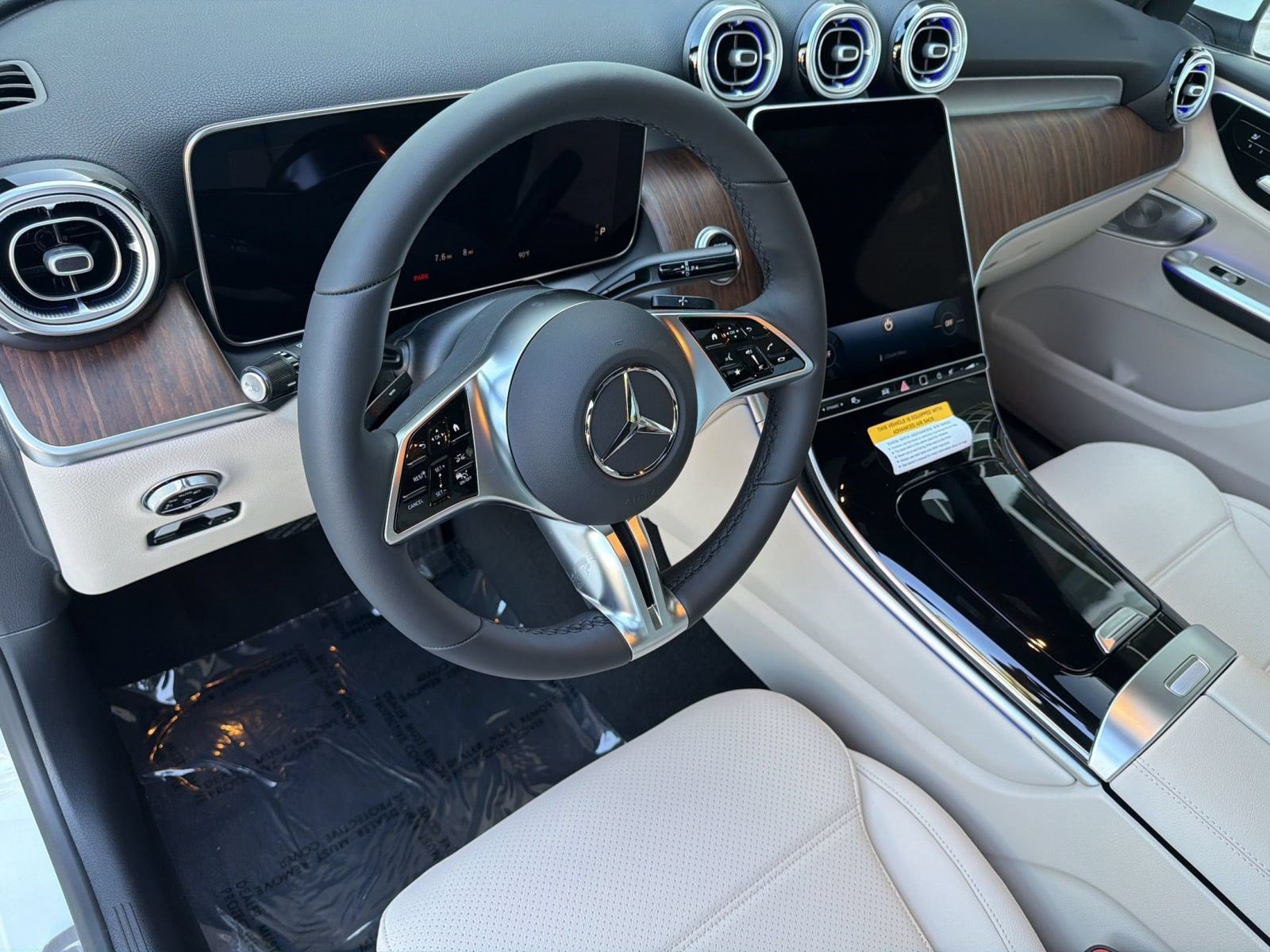 Used 2027 Mercedes-Benz GLC 300 image 4