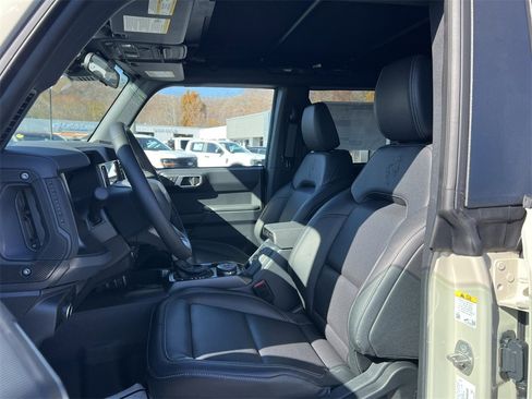 New 2025 Ford Bronco Big Bend w/ Black Diamond Package image 16