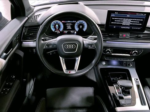Used 2024 Audi Q5 e Prestige AWD/4WD image 6