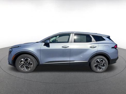 Used 2025 Kia Sportage LX FWD image 9