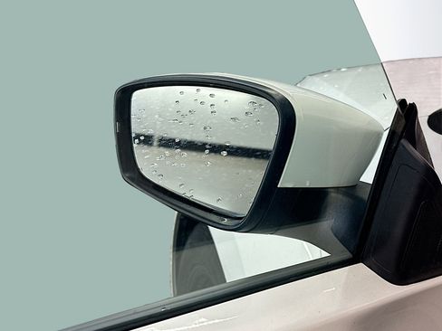 Used 2013 Volkswagen Beetle 2.5 image 16