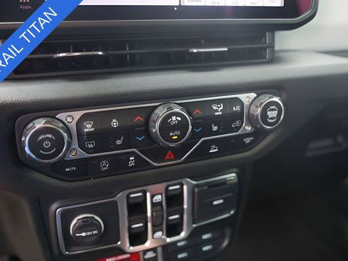 Used 2024 Jeep Wrangler Unlimited Sport AWD/4WD image 19