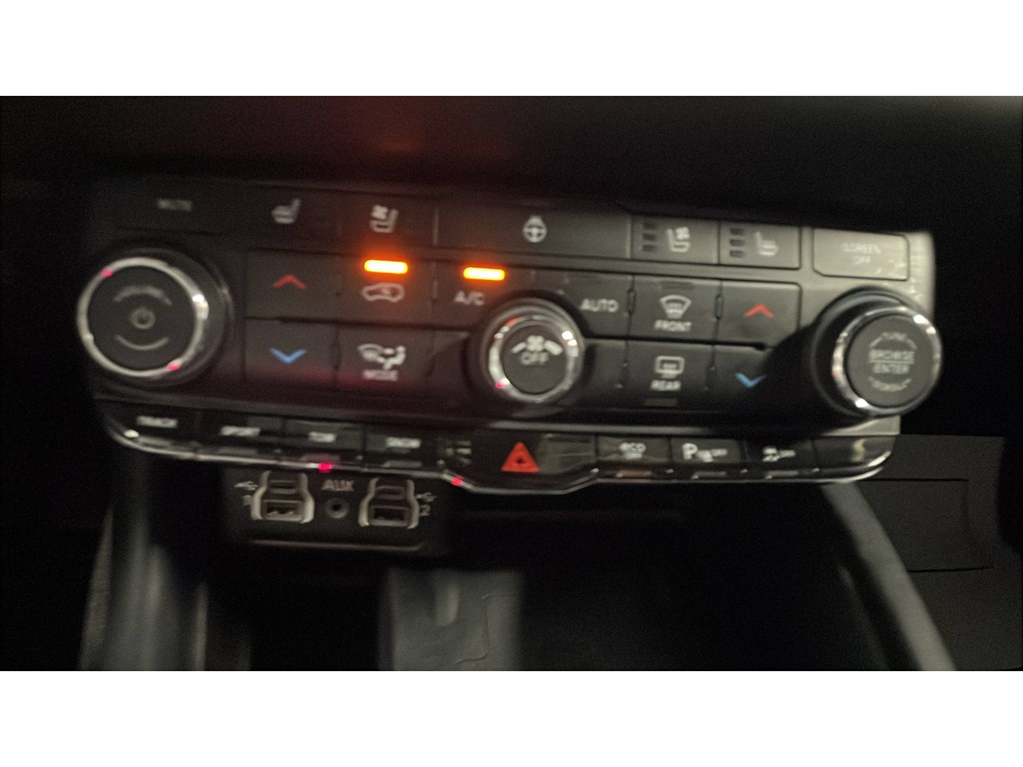 Used 2023 Dodge Durango R/T w/ Tow 'N Go Package AWD/4WD image 14