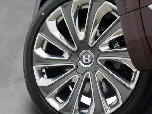New 2026 Bentley Bentayga Extended Wheelbase AWD/4WD image 7
