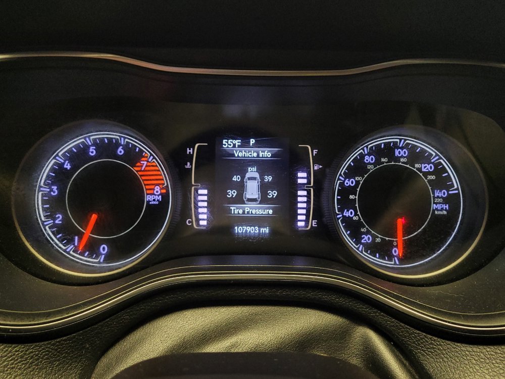 Used 2019 Jeep Cherokee Latitude w/ Cold Weather Group FWD image 23