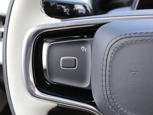 Used 2026 Lincoln Navigator Reserve AWD/4WD image 16