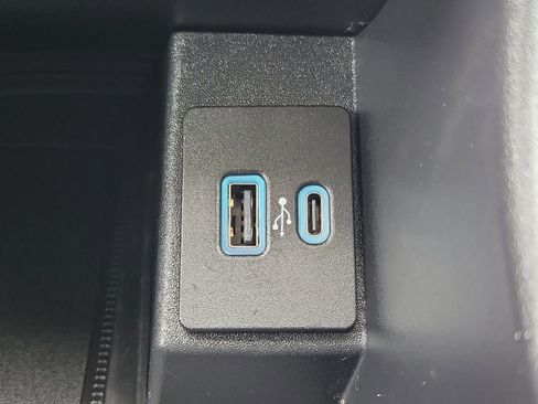 Used 2024 Ford Edge SEL w/ Convenience Package image 31