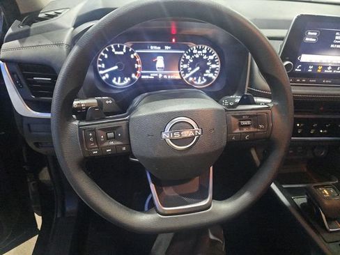 Used 2025 Nissan Rogue S FWD image 7