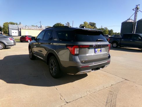 New 2025 Ford Explorer Active image 28
