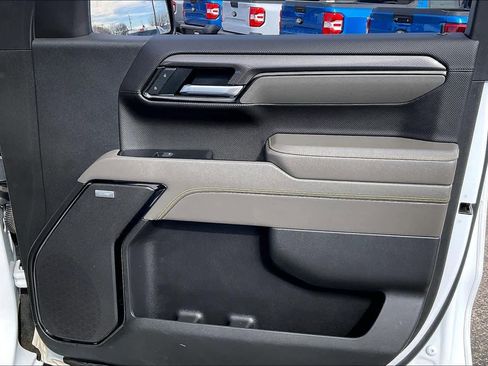 Used 2022 Chevrolet Silverado 1500 ZR2 w/ Technology Package image 23