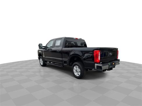 Used 2025 Ford F250 XLT image 7