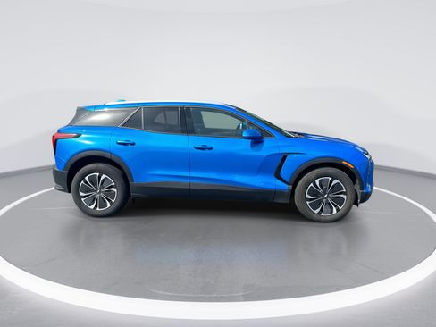 Used 2024 Chevrolet Blazer EV LT AWD/4WD image 10