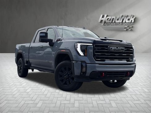 Used 2024 GMC Sierra 2500 AT4 w/ AT4 Premium Plus Package AWD/4WD image 2