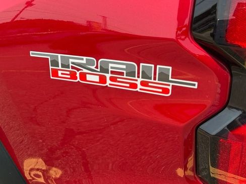 Used 2026 Chevrolet Colorado Trail Boss AWD/4WD image 10