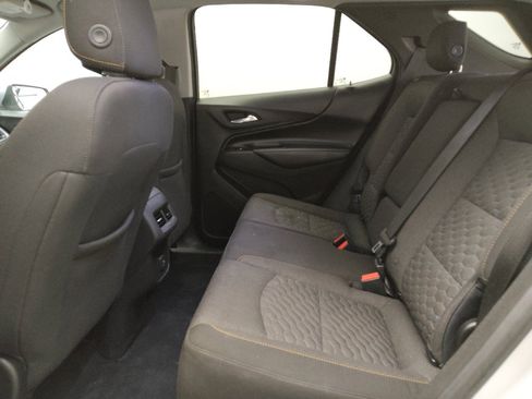 Used 2020 Chevrolet Equinox LT image 18