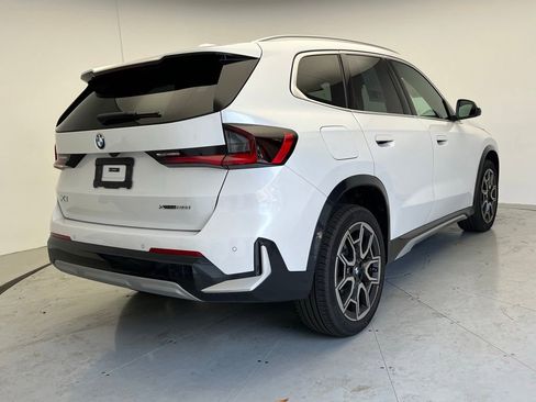 Certified 2025 BMW X1 xDrive28i AWD/4WD image 3