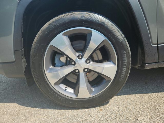Used 2020 Jeep Cherokee Limited AWD/4WD image 28