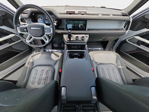 Used 2020 Land Rover Defender 110 First Edition AWD/4WD image 9